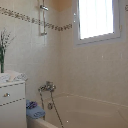 Maison Spacieuse Avec Jardin Clos, Animaux Acceptes, Pres Des Plages - Fr-1-540-255