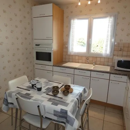 Maison Spacieuse Avec Jardin Clos, Animaux Acceptes, Pres Des Plages - Fr-1-540-255 *