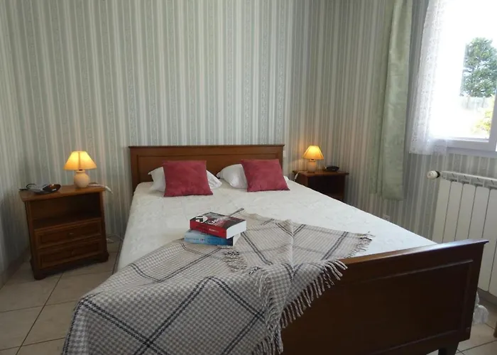 Maison Spacieuse Avec Jardin Clos, Animaux Acceptes, Pres Des Plages - Fr-1-540-255 *